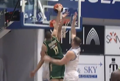 Απίστευτο «στοπ» του Χέσον σε προσπάθεια του Ρογκαβόπουλου για κάρφωμα στο Μύκονος - Παναθηναϊκός (vid)