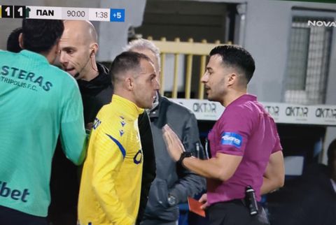 Ο Καλτσάς έπεσε πάνω στον διαιτητή μετά το γκολ του Παναιτωλικού και αποβλήθηκε (pics)