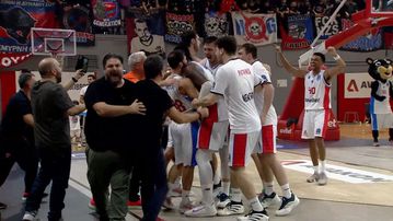 Το καθοριστικό τρίποντο του Γκίκα και το... πάρτι στη Γλυφάδα (vids)