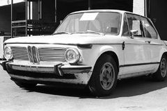 Η Porsche έκρυψε την 924 μέσα σε μια BMW 2002 – Η ιστορία ενός ευφυούς καμουφλάζ