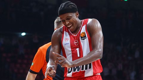 «Απελευθερώθηκαν τα σκυλιά»: Η παρακάμερα Ολυμπιακού για τη νίκη επί της Παρί (vid)