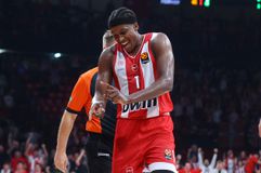 «Απελευθερώθηκαν τα σκυλιά»: Η παρακάμερα Ολυμπιακού για τη νίκη επί της Παρί (vid)