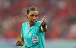 «Ξέρεις τι είναι οφσάιντ;»