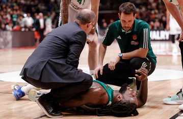 Πάγωσαν όλοι με Λεσορ - Έφυγε υποβασταζόμενος και σφαδάζοντας από τους πόνους