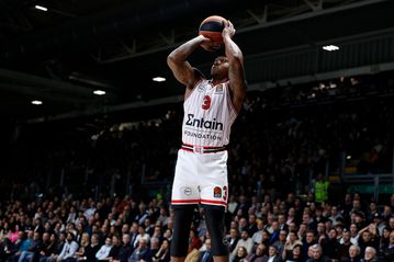 Επιστροφή στις νίκες με σούπερ Κάνααν και «μπαμπούλα» Φαλ ο Ολυμπιακός