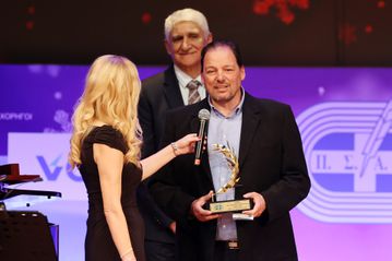 Ο Χάρης Παυλίδης κορυφαίος προπονητής για το 2025 στα βραβεία του ΠΣΑΤ (vid)