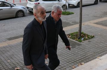 Ξέσπασε ο πατέρας του Άλκη: Αποχώρησε από τη δίκη φωνάζοντας «Μη με χτυπάτε άλλο»