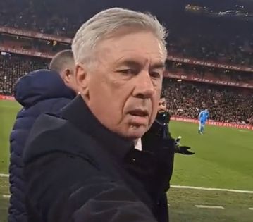 Επικός Αντσελότι: Μοίραζε τσίχλες σε οπαδούς μετά τη νίκη επί της Μπιλμπάο (vid)