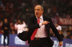 Ο Ετόρε Μεσίνα καθησυχάζει τους οπαδούς της Αρμάνι Μιλάνο και ζητάει υπομονή