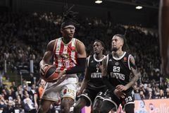 «Σίφουνας» ο Ερυθρός Αστέρας με 100αρα και διπλό στην Μπολόνια