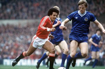 Απίστευτη απάτη στη Ζάκυνθο: Άνδρας παρουσιαζόταν ως παλαίμαχος της Μάντσεστερ Γιουνάιτεντ