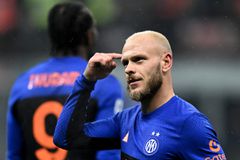 «Εξάσφαιρη» Ίντερ νίκησε με ανατροπή την Πίζα και παρέμεινε στην κορυφή