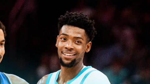 Οι εντυπωσιακοί Χόρνετς συνέτριψαν τους Μάτζικ