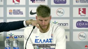 Το «χαίρομαι για την πρώτη νίκη αυτού του τύπου» του Ουόκαπ για Σπανούλη και το πατρικό χάδι του κόουτς (vid)