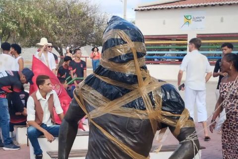 Το άγαλμα του Ντάνι Άλβες στη γενέτειρά του βανδαλίστηκε - Κάτοικοι ζητάνε την αφαίρεσή του (pic)