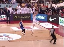 Ο Μήτογλου έκλεψε, κάρφωσε και ξεσήκωσε 12.436 θεατές! (vid)