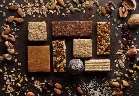 Μπάρες Πρωτεΐνης: Είναι Πραγματικά Υγιεινές; Αναλυτικός Οδηγός Διατροφικής Αξιολόγησης