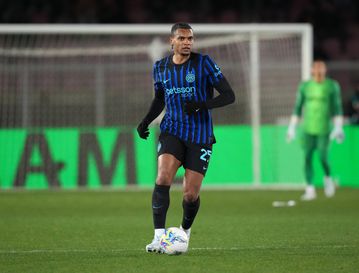 Αιχμές του Ακάντζι προς τη Σίτι: «Οι σύλλογοι ζητούν αφοσίωση, αλλά δεν την προσφέρουν»