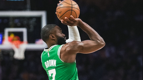 Εύκολη νίκη για τους Σέλτικς κόντρα στους Λέικερς παρά το ρεκόρ του Λεμπρόν