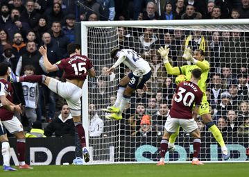 Από τα γκολπόστ στα decks: Τερματοφύλακας της Premier League έγινε DJ μετά από αγώνα (pics)