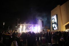 Ακρωτηριάστηκε οπαδός της ΑΕΚ από φωτοβολίδα  έξω από την Allwyn Arena