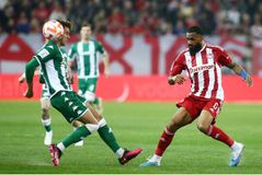 «Ο Εμβιλά ετοιμάζεται για νέες περιπέτειες στην Αλ Νασρ»: Γαλλικό δημοσίευμα συνδέει τον μέσο του Ολυμπιακού με την ομάδα του Ρονάλντο