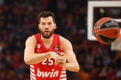 Πίτερς: «Να μείνουμε συγκεντρωμένοι, είμαστε έτοιμοι για τις προκλήσεις που θα έρθουν»