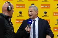 Εξαλλος ο Ζούρος στην κάμερα μετά την ήττα της ΑΕΚ Betsson: «Αυτό που γίνεται φέτος ειναι αστείο» (vid)