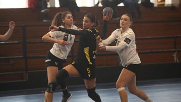 Χωρίς προβλήματα ο ΠΑΟΚ κόντρα στην ΑΕΚ - Κοντά στην τέταρτη θέση η Αναγέννηση