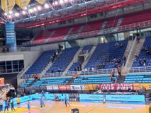 Η ΑΕΚ Betsson τοποθέτησε δίχτυ μπροστά από τον πάγκο του Περιστερίου