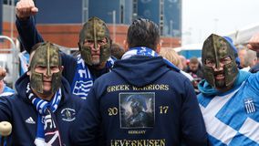 Χιλιάδες Έλληνες οπαδοί πήραν θέση στο Χάμπντεν Παρκ (pics)