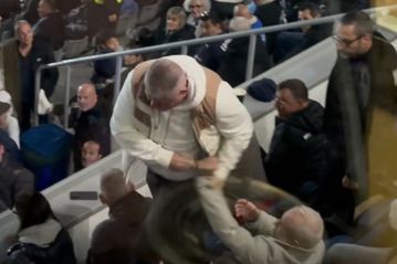 Χαμός στην Πάφο: Ο πρόεδρος της ομάδας τσακώθηκε με οπαδό και τελικά παραιτήθηκε