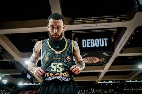 Στροφή της Μπαρτσελόνα στον Μάικ Τζέιμς - Απομακρύνεται ο Φρανσίσκο