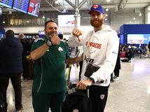 «Like - Dislike» Η συνάντηση του Τόμας Ουόκαπ με φίλο του Παναθηναϊκού στο αεροδρόμιο πριν την αναχώρηση των «αιωνίων» (pic)