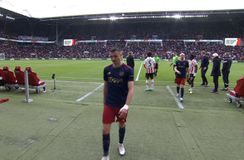 Προσωρινή διακοπή στο Αϊντχόφεν - Άγιαξ λόγω ρίψης μπύρας (vid)