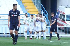 Λύγισε την Επισκοπή και παρέμεινε ζωντανός στο κυνήγι της κορυφής ο Απόλλων Σμύρνης