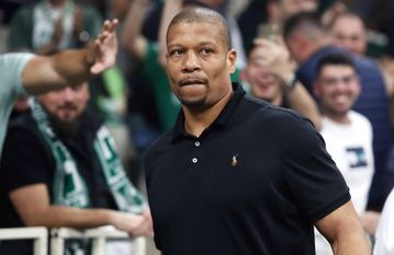 Στο ΟΑΚΑ ο Μάικ Μπατίστ - Αποθέωθηκε από τον κόσμο του Παναθηναϊκού (vid)