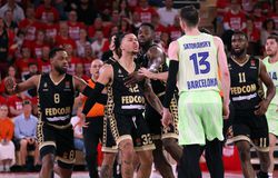 Χαμός στο Μονακό - Μπαρτσελόνα, αποβλήθηκε ο Σατοράνσκι μετά από αντιαθλητικό χτύπημα στον Στραζέλ (vid)