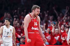 Βασιλιάς ήταν ο Ολυμπιακός, ο Βεζένκοφ MVP και η Ρεάλ υποκλίθηκε στο ΣΕΦ!