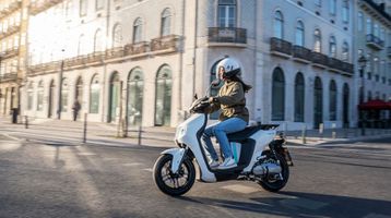 Test ride με το πρώτο ηλεκτρικό Yamaha NEO’s Dual Battery σε όλη την Ελλάδα