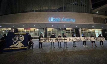 Το πανό οπαδών της Φενερμπαχτσε στο Βερολίνο με την... υπενθύμιση της Άλωσης της Κωνσταντινούπολης