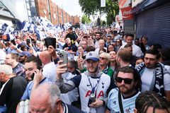 Η παρέλαση της Τότεναμ για την κατάκτηση του Europa League