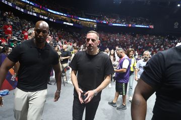 Ο Ριμπερί στην Etihad Arena για τον ημιτελικό Ολυμπιακός-Μονακό