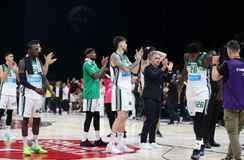 Το χειροκρότημα των φίλων του Παναθηναϊκού - Οι αγκαλιές του Γιασικεβίτσιους με τον Αλβέρτη (pics)