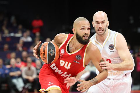 Ο συγκλονιστικός Φουρνιέ δεν βρήκε κανένα συμπαραστάτη και η Μονακό του Σπανούλη άφησε εκτός τελικού τον Ολυμπιακό