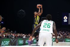 Η Φενέρ αποκαθήλωσε τον «βασιλιά» Παναθηναϊκό με εκπληκτικούς ΜακΚόλουμ και Χολ