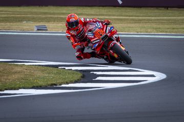 Ο Μαρκ Μάρκεθ σάρωσε στο FP1 του Σίλβερστον