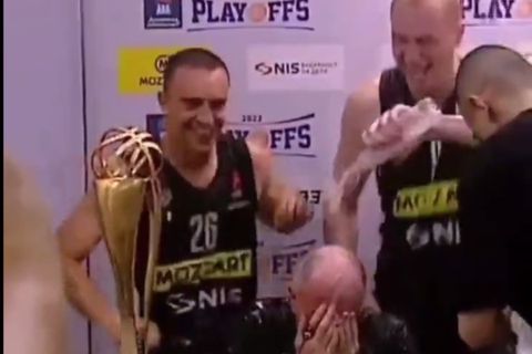 Οι παίκτες της Παρτίζαν μπουγέλωσαν τον Ομπράντοβιτς κατά τη διάρκεια της συνέντευξης τύπου (vid)