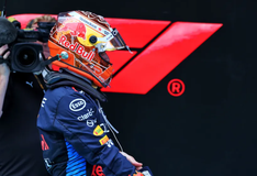 Φερστάπεν: «Αυτό ήταν που έκρινε τον αγώνα, καθοριστική η προσπέραση στον Ράσελ»