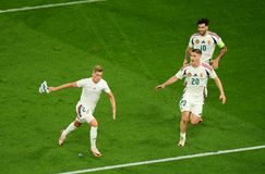 Συγκλονιστική στιγμή: Ο... σωτήρας τον Ούγγρων, Τσόμποτ, ξέσπασε σε κλάματα και σήκωσε τη φανέλα του Βάργκα (pic & vid)